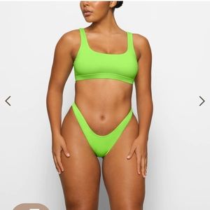 SKIMS Swim Cheeky Tanga Bottoms- Neon Hreen